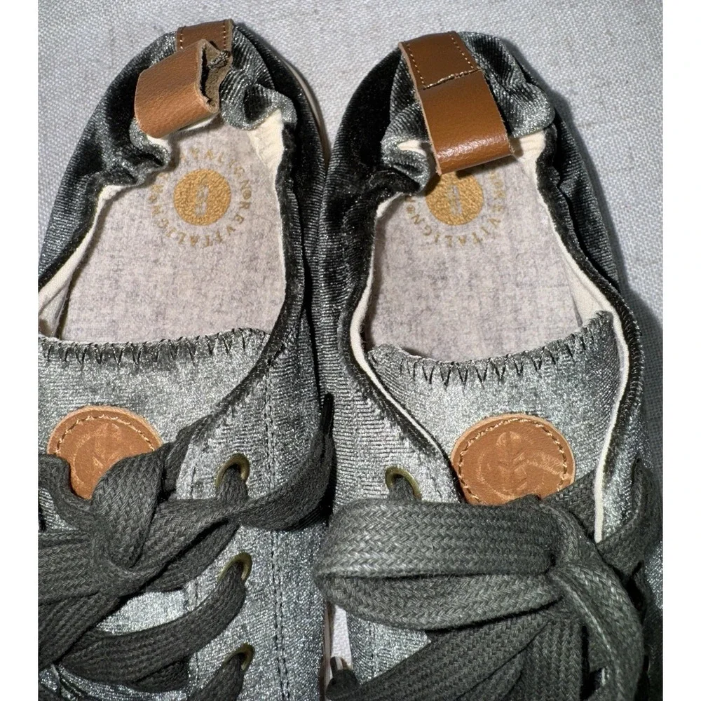 Revitalign Sage Green Velvet Orthotic Santa Clara Betta Sneakers Women's Size‎ 9
